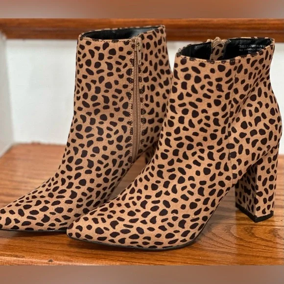 ⭐️GORGEOUS Booties - Picture 4 of 4